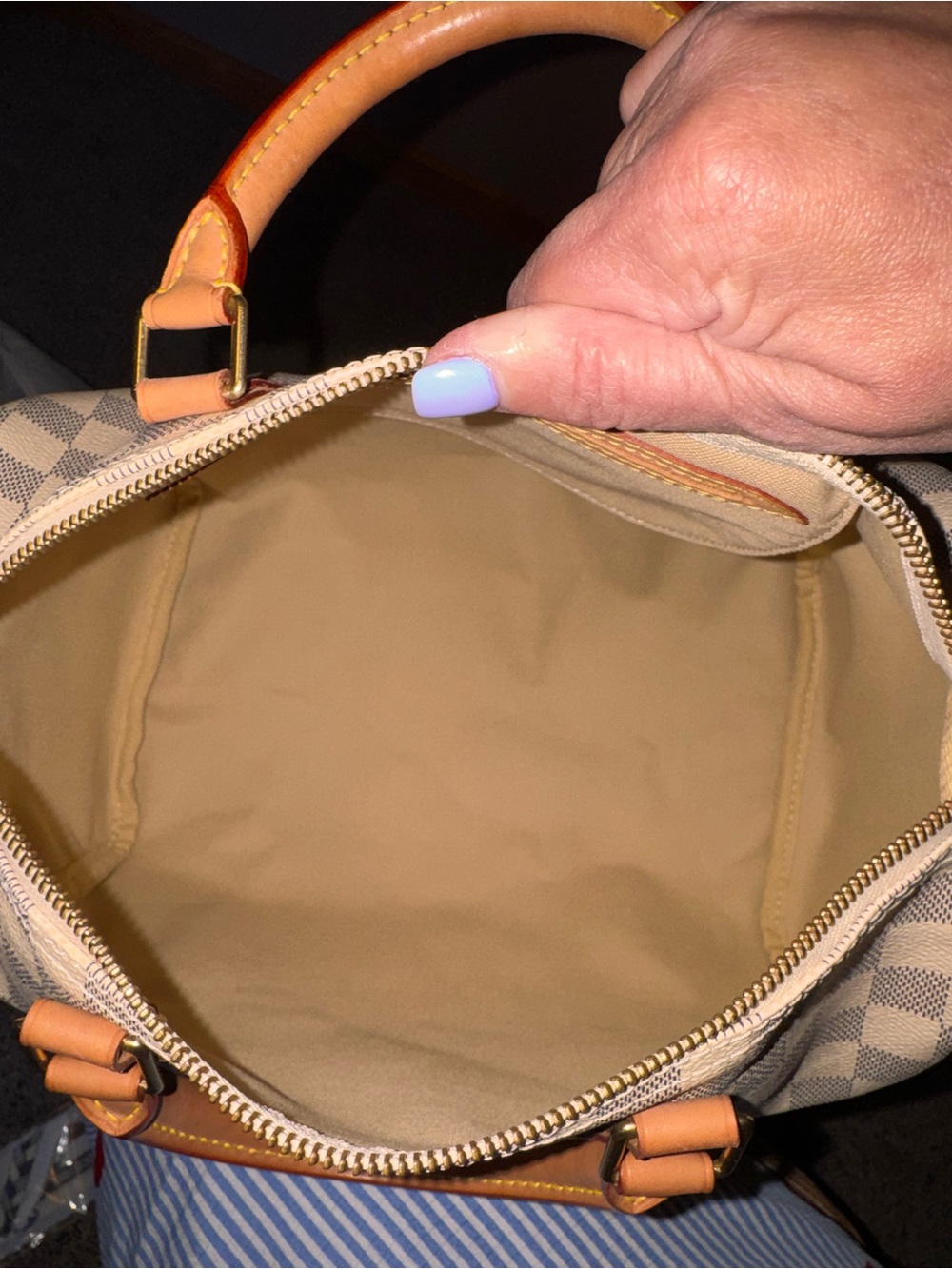 Louis Vuitton Damier Azur Speedy 30 Satchel in Cream and Tan with Gold Hardware - Picture 8 of 10